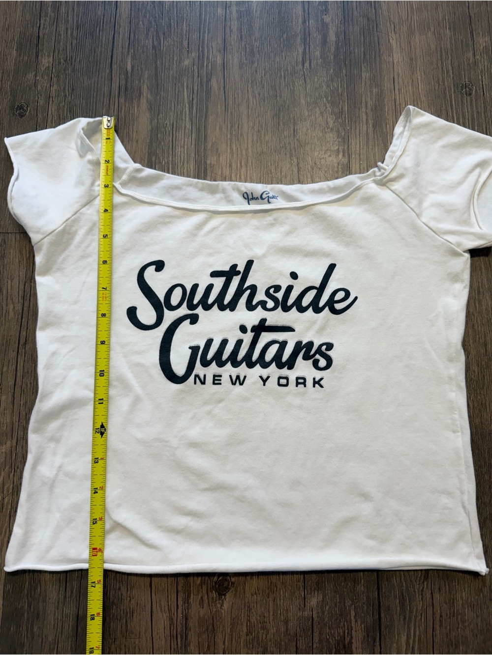Brandy Melville White Raw Hem Boat Neckine Short Sleeves Graphic t- Shirt - Picture 8 of 9